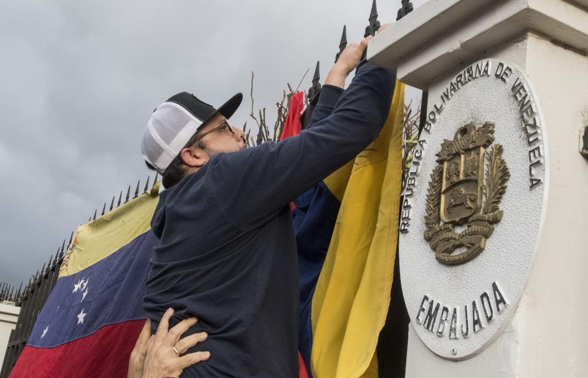 Maduro proclama derrota de “escaramuza golpista”