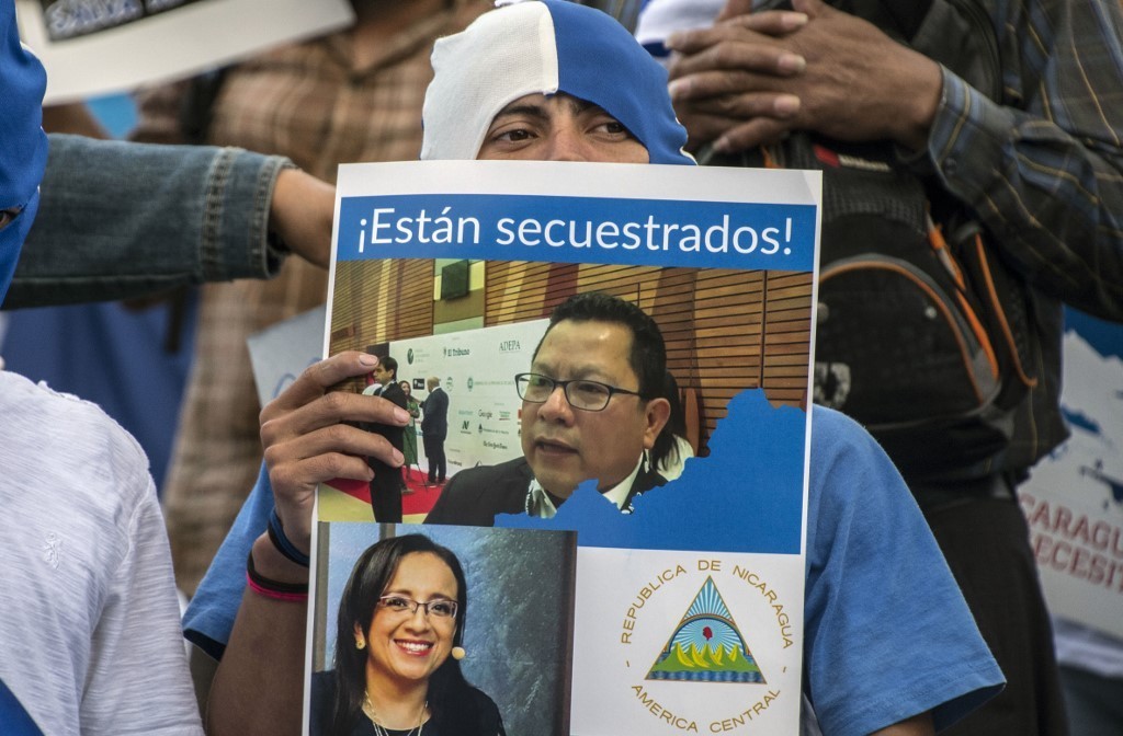 Suspenden nuevamente juicios contra periodistas Mora y Pineda en Nicaragua