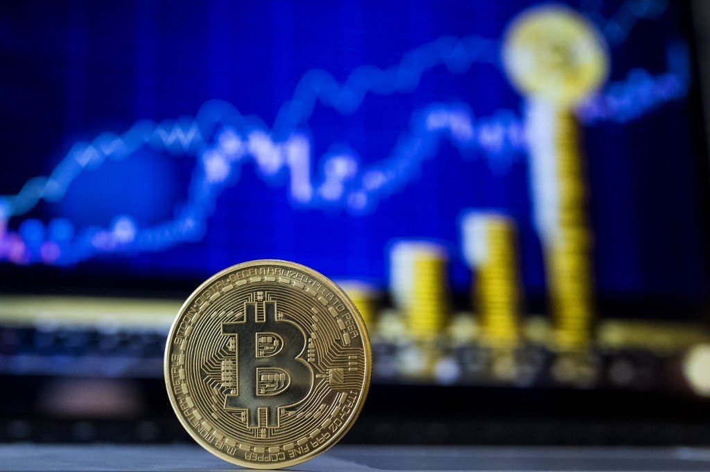 El bitcoin llegó a cotizarse por primera vez por encima de 50.000 dólares