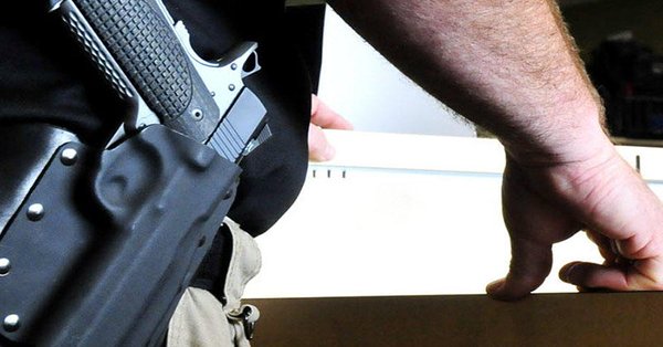 Maestros de Florida podrán dar clases con arma al cinto