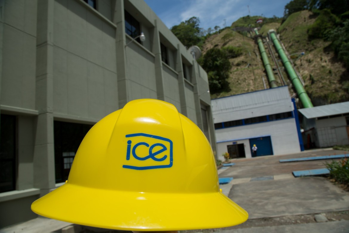 Sector construcción pide al Gobierno intervenir AyA y ordenar al ICE no hacer obra pública