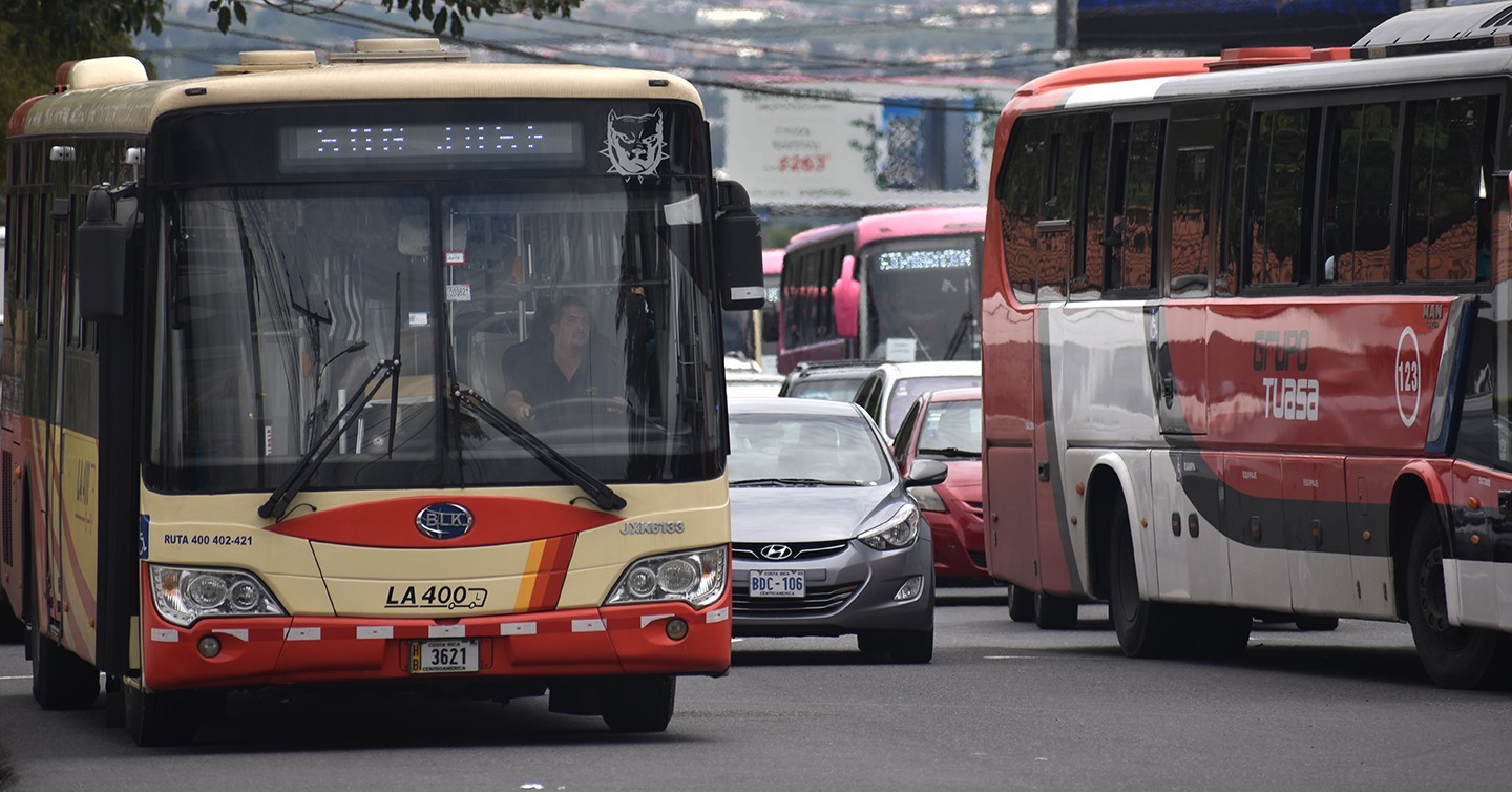 Autobuseros independientes y taxistas no acudieron reunión en CTP: manifestación sigue en pie
