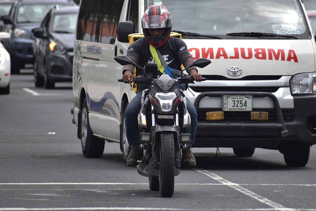 INS pide reforma para que motociclistas usen más dispositivos de seguridad