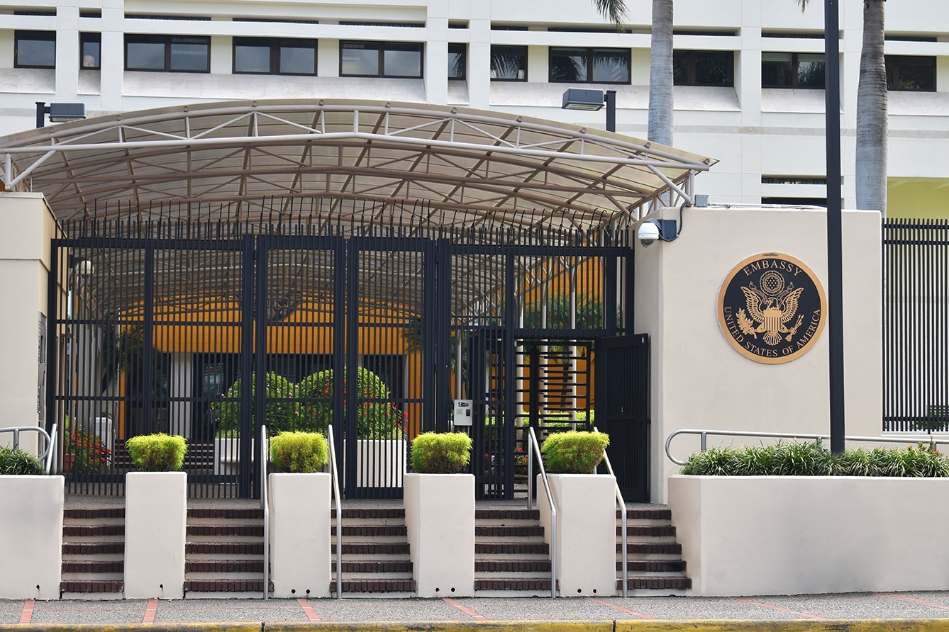 Embajada de EE.UU. estará cerrada el lunes 18 por día festivo