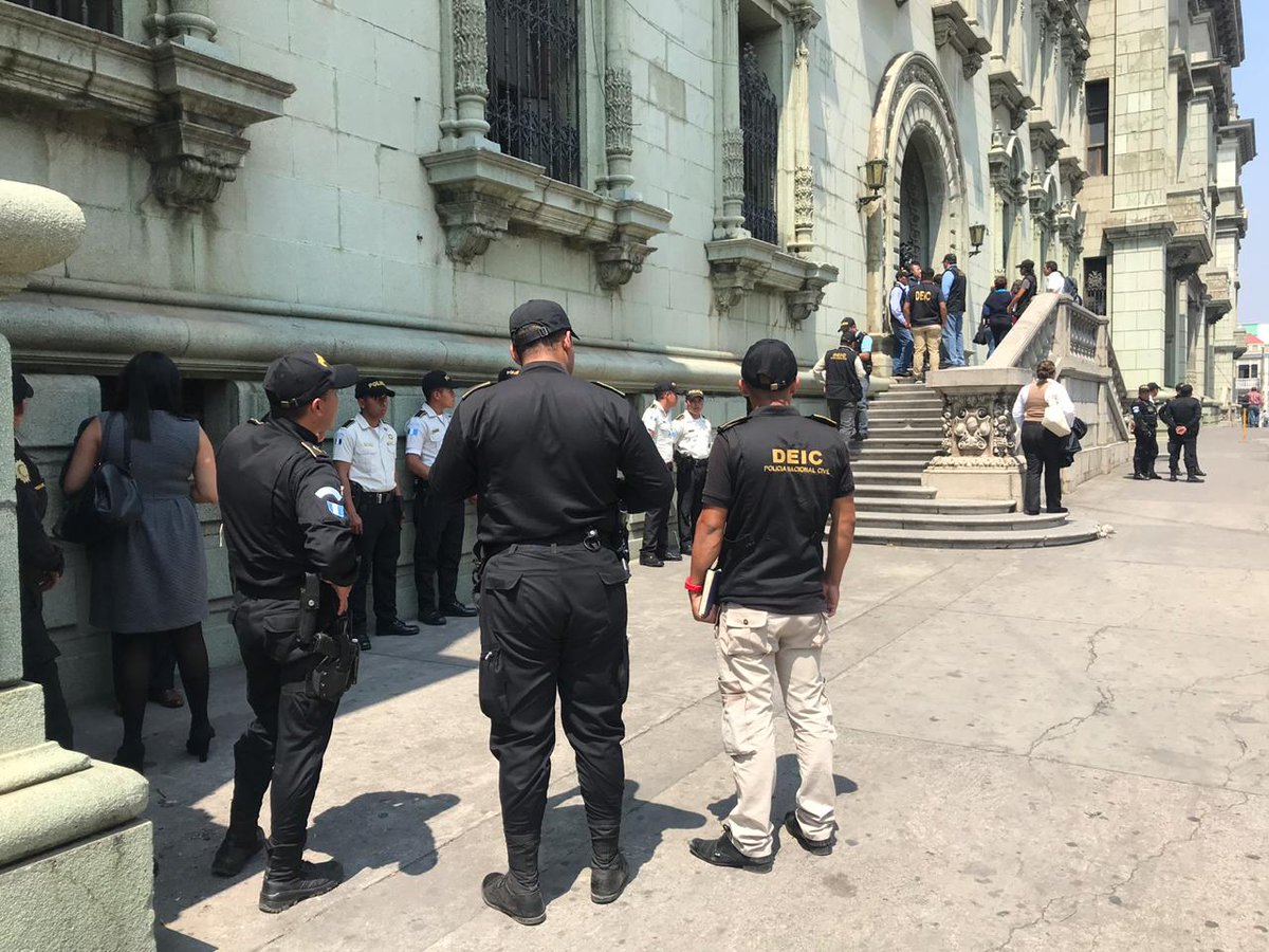 Allanan el Palacio Nacional de Guatemala por caso de corrupción