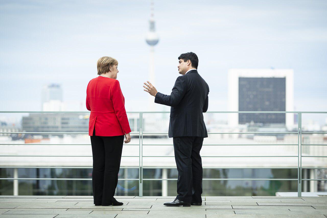 Alvarado tuvo “reunión cercana y de fondo” con Merkel