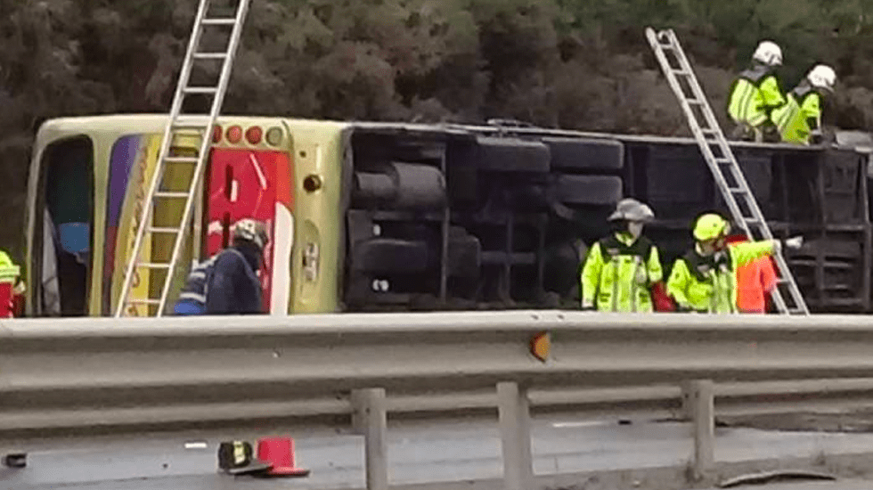 6 muertos y decenas de heridos en accidente de bus en Chile