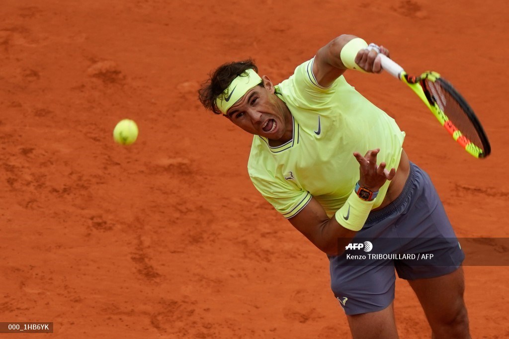 Nadal derrota con facilidad a Federer en Roland Garros