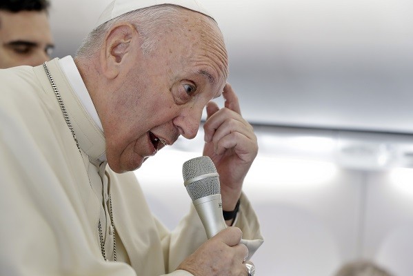 Cardenal juzgado por fraude graba al papa Francisco sin su conocimiento