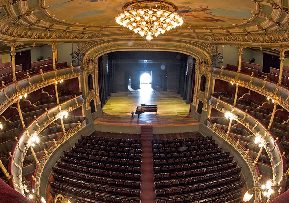 Teatro Nacional sube el telón de nuevo al público para visitas dramatizadas