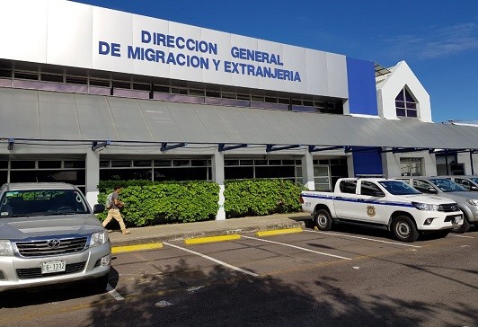 Denuncian supuestas irregularidades en contratación de centro de datos de Migración