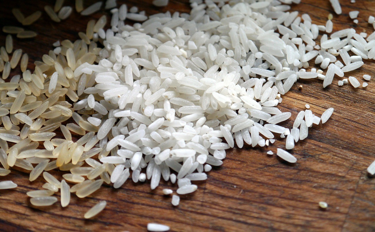 Precio del arroz subirá para compensar 2 años sin alzas, justifica Gobierno