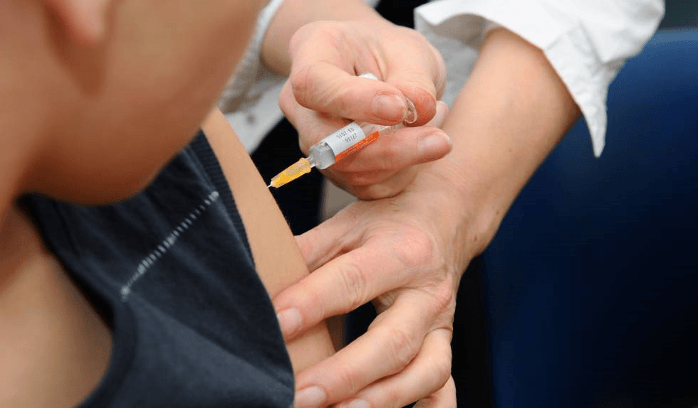 Efecto rebaño protege a menores no vacunados en el país