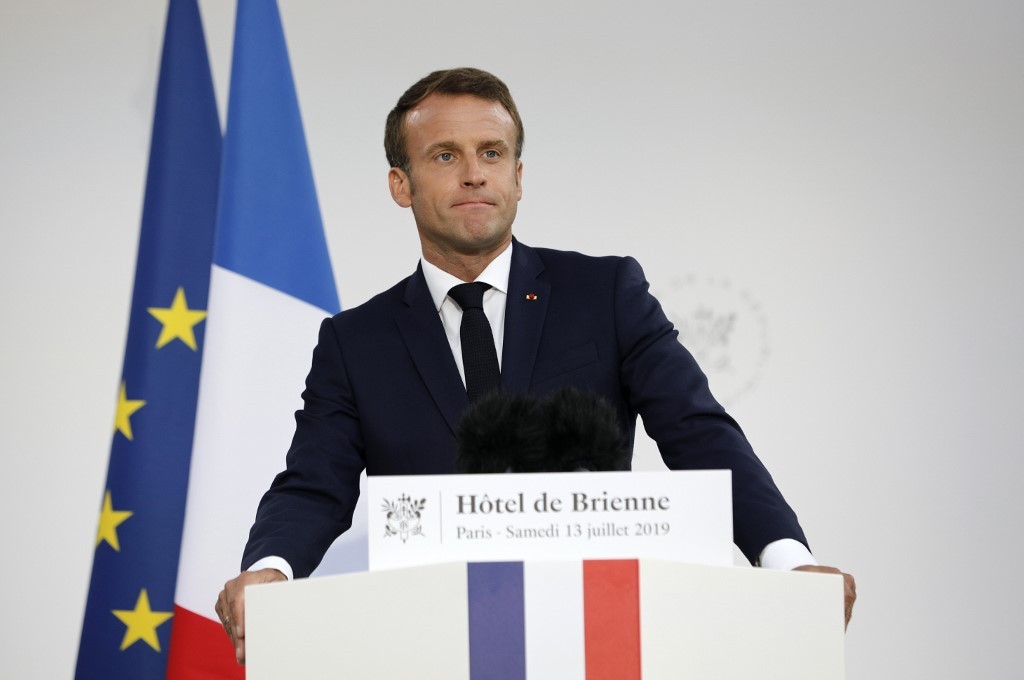 Francia logró su “primera victoria” contra pandemia dice presidente