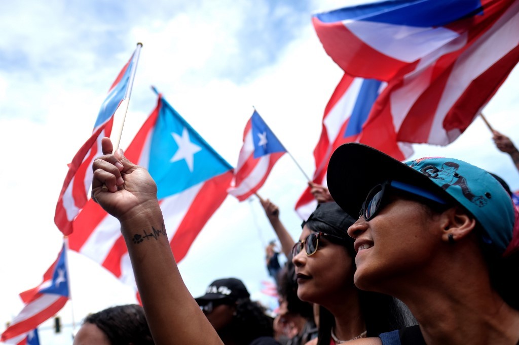 Puertorriqueños celebran y exigen ‘gente nueva’ tras la renuncia del gobernador
