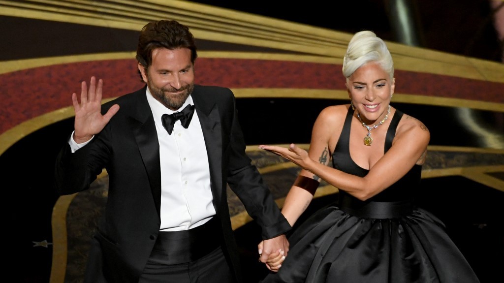Lady Gaga y Bradley Cooper ya viven juntos, según ‘In Touch’