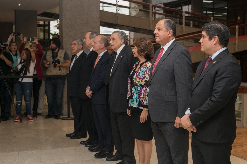 En una carta, expresidentes llaman a cesar violencia y bloqueos en Costa Rica