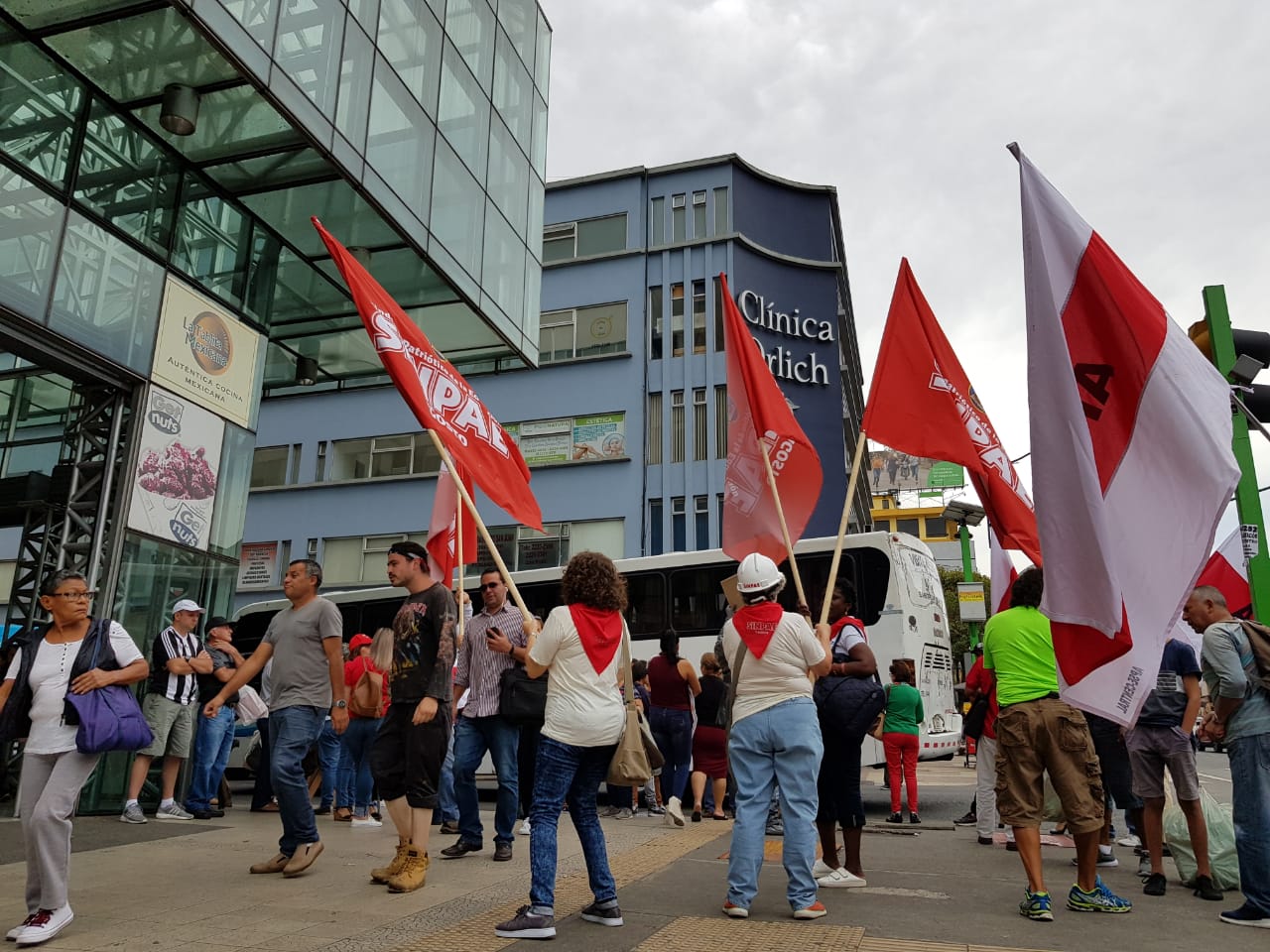 APSE reanudará huelga este martes y podría afectar prueba de Bachillerato