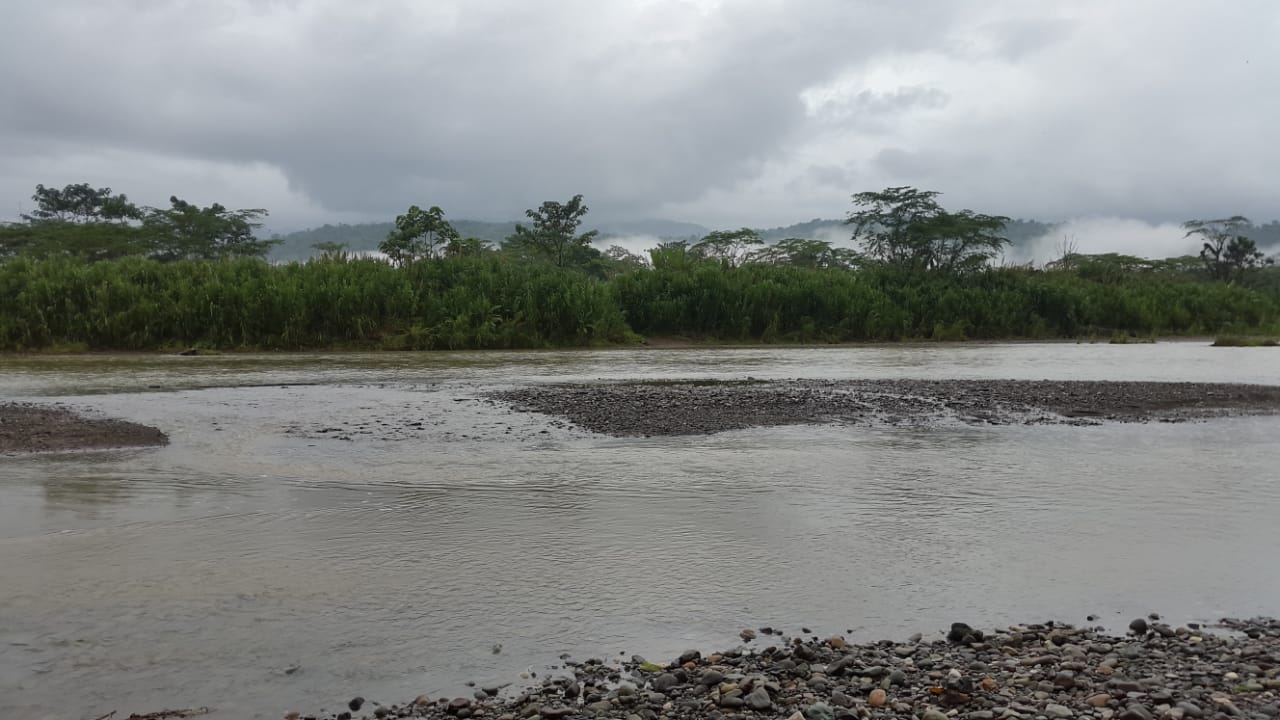 Por crecida de río, tres colegios de Talamanca no pudieron aplicar pruebas de Bachillerato