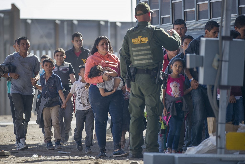 Estados Unidos busca rechazar asilo a migrantes que transiten por México
