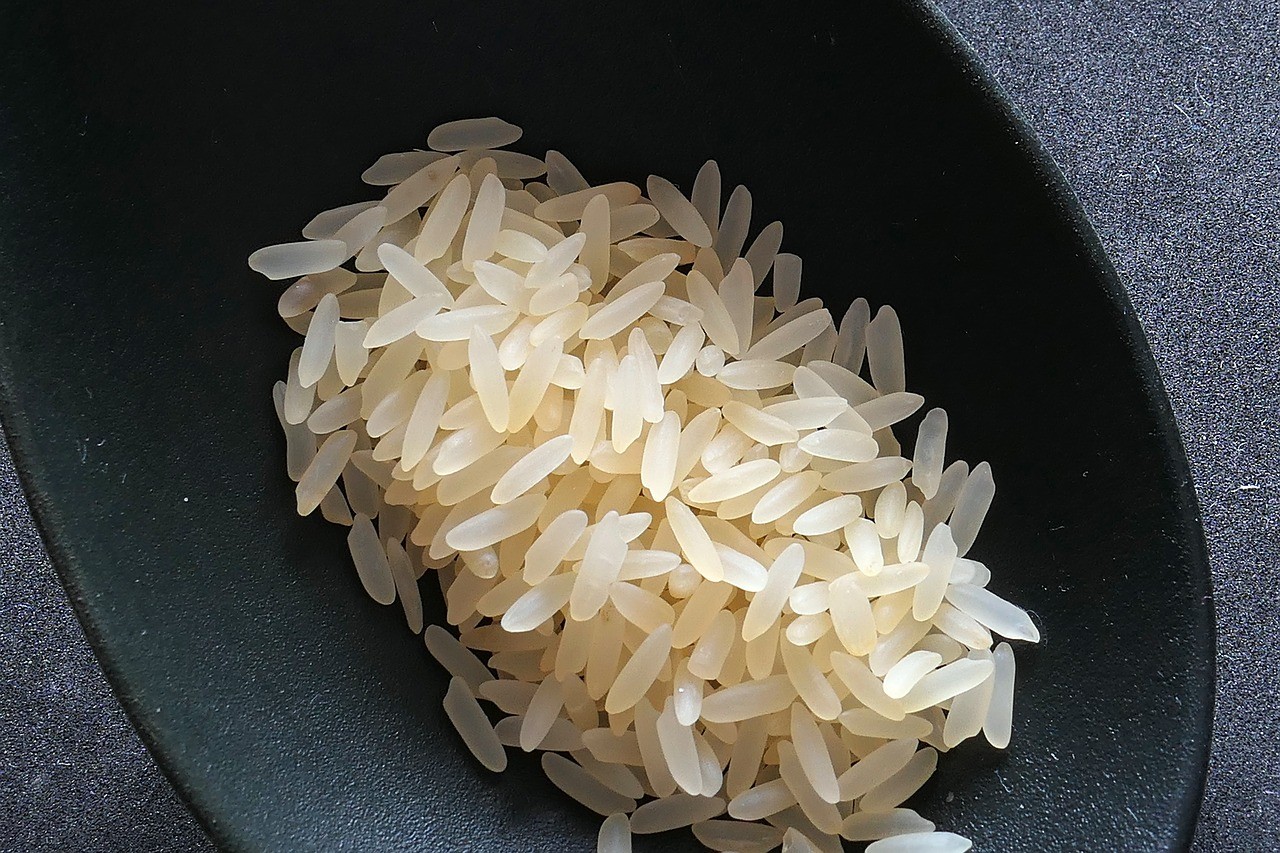 Prohibición a ofertas con arroz causa molestia en consumidores y comercios