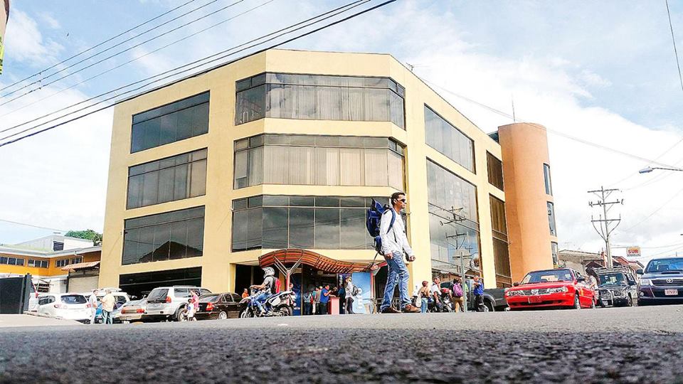 Construcción de edificio municipal genera discrepancias entre aspirantes a alcaldía de Alajuela