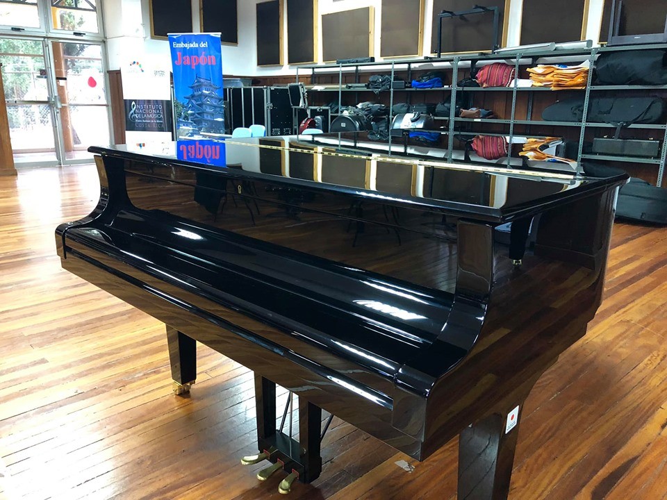 Gobierno japonés dona pianos, cornos y tubas al Instituto de la Música