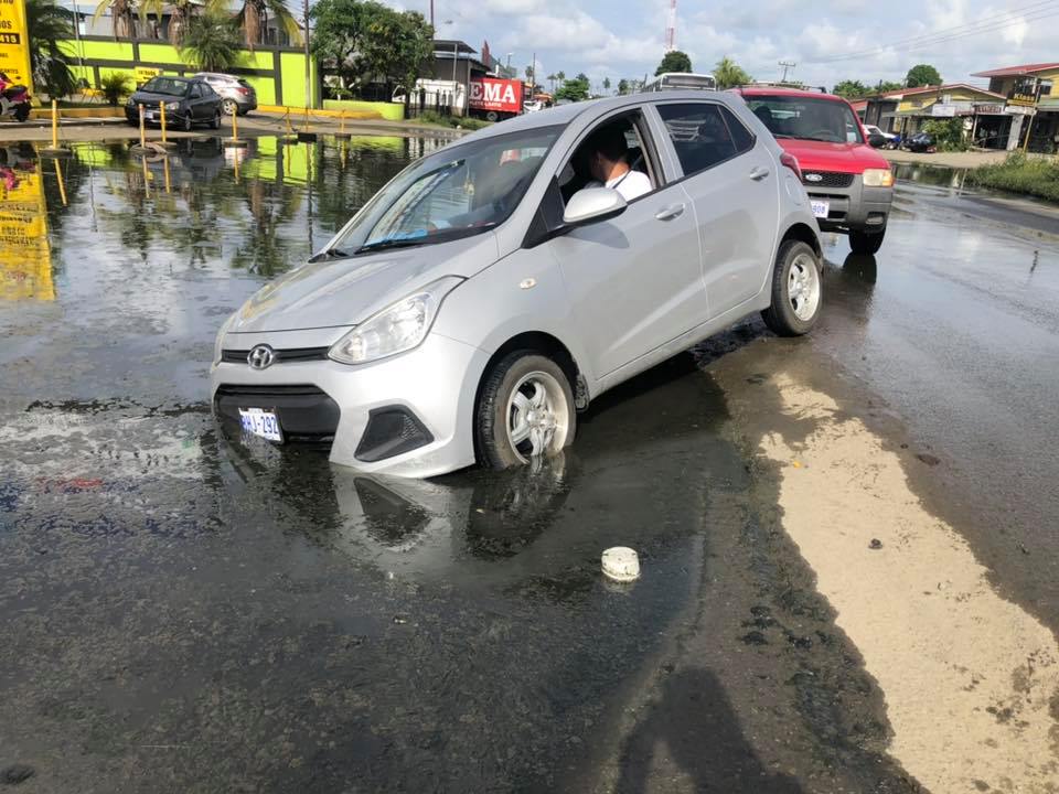 Diputada de Nueva República exige al Conavi intervenir hueco donde cayó su carro