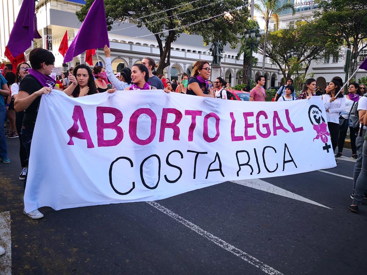 Diputada oficialista Paola Vega valora presentar proyecto sobre aborto después de junio