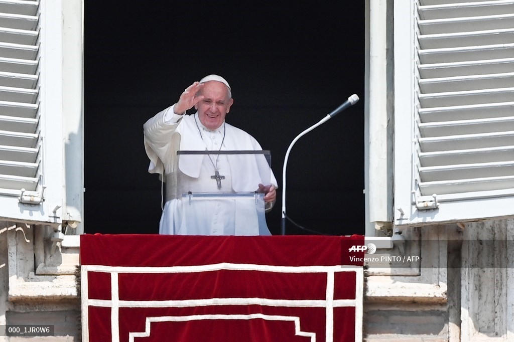 Papa Francisco pide a costarricenses defender la vida y ayudar a los más frágiles