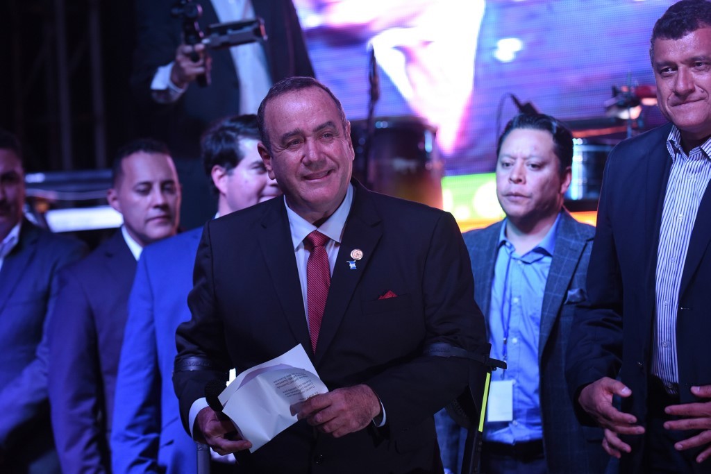 Candidato conservador electo Presidente de Guatemala