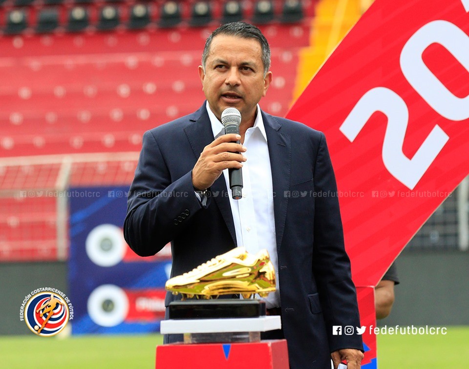 Rodolfo Villalobos seguirá 4 años más a la cabeza de la Fedefútbol
