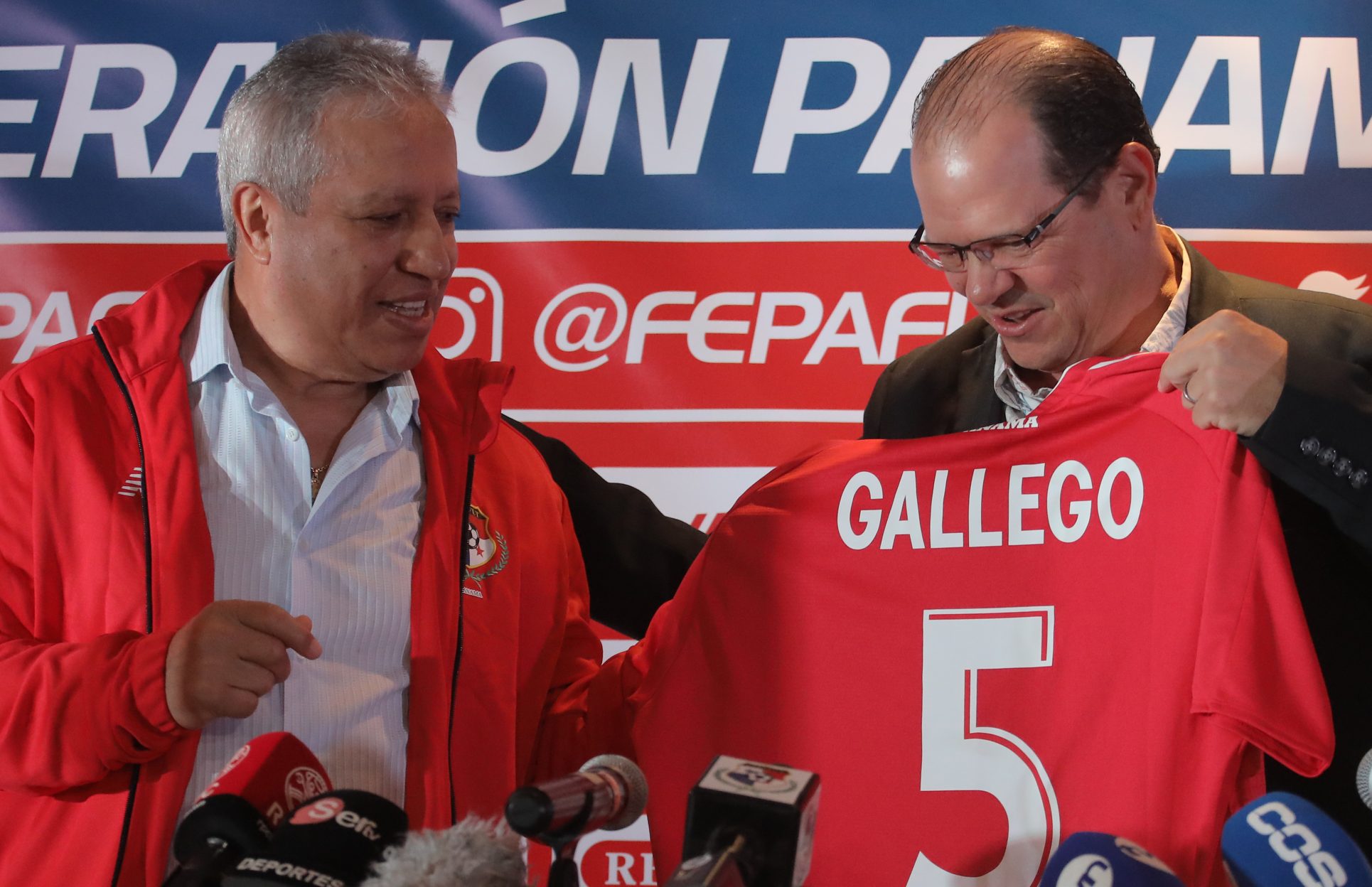 ‘Tolo’ Gallego confiado en clasificar a Panamá al Mundial de Catar-2022