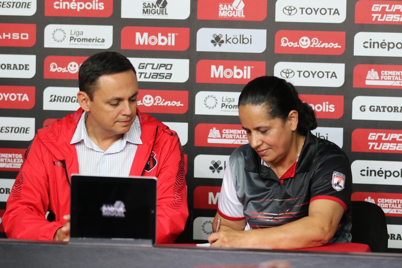 Alajuelense tendrá equipo femenino en Primera y abre la puerta a Shirley Cruz