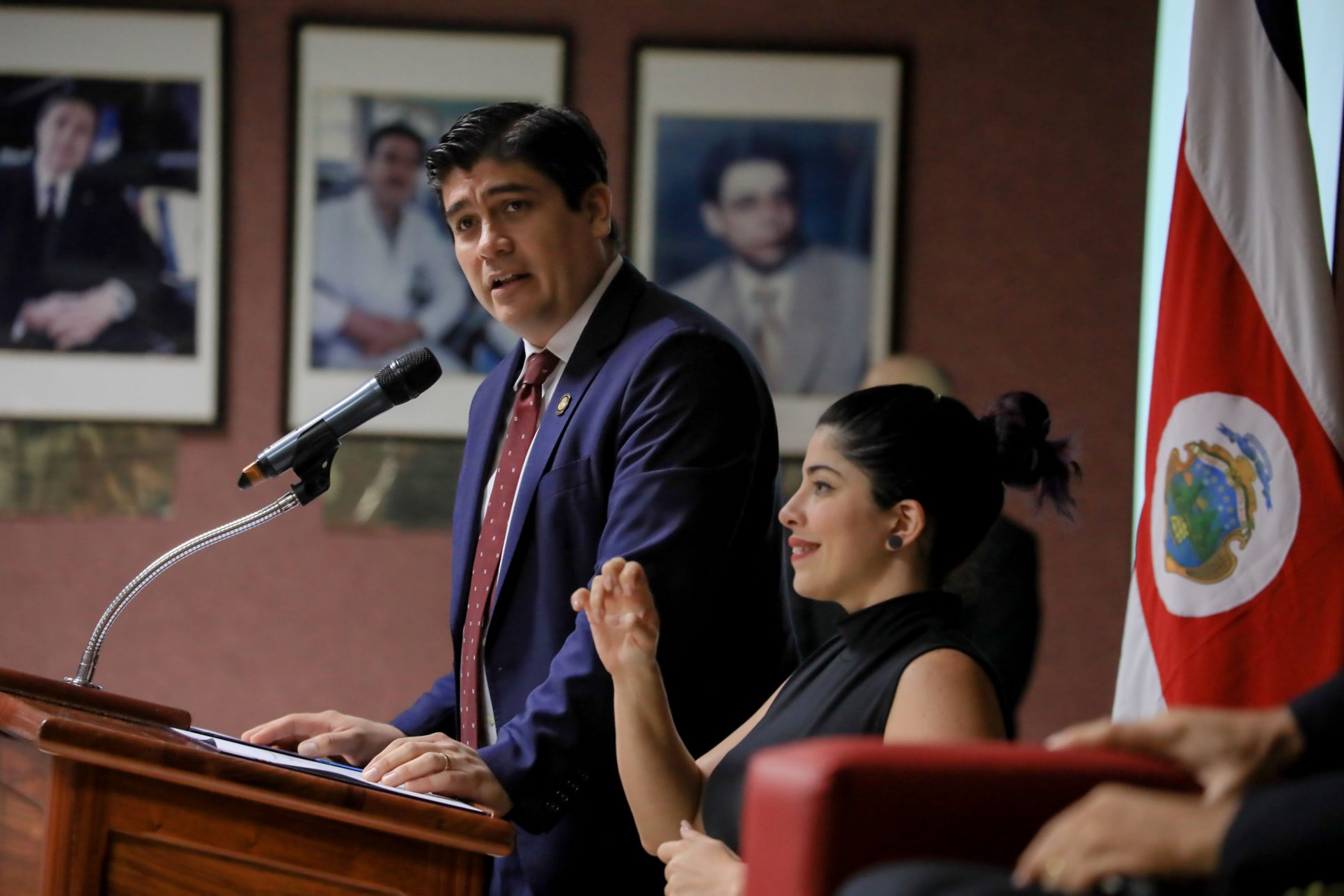 Presidente Alvarado y dos de sus ministros investigados por acuerdo de CCSS con sindicatos