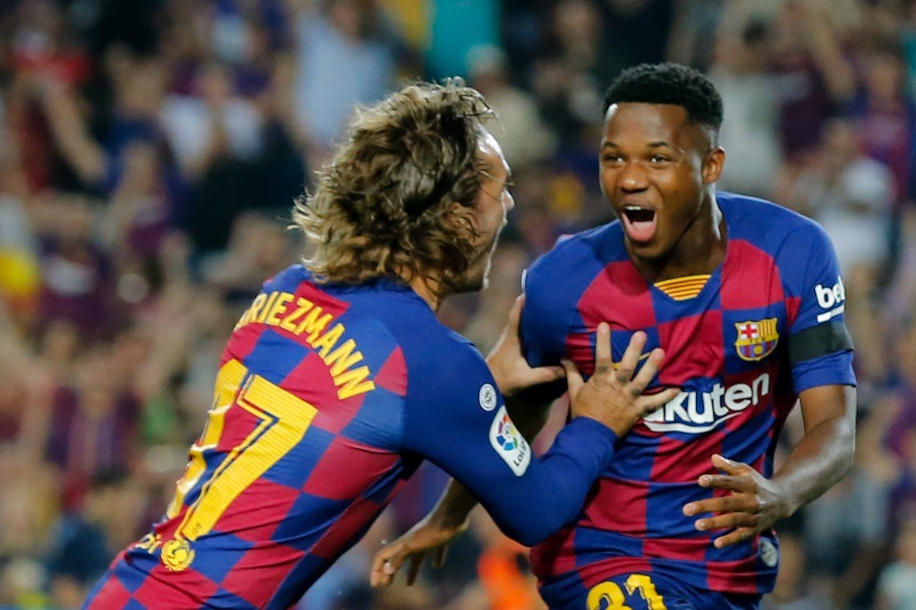 Barcelona golea 5-2 a Valencia y sube al cuarto puesto en España