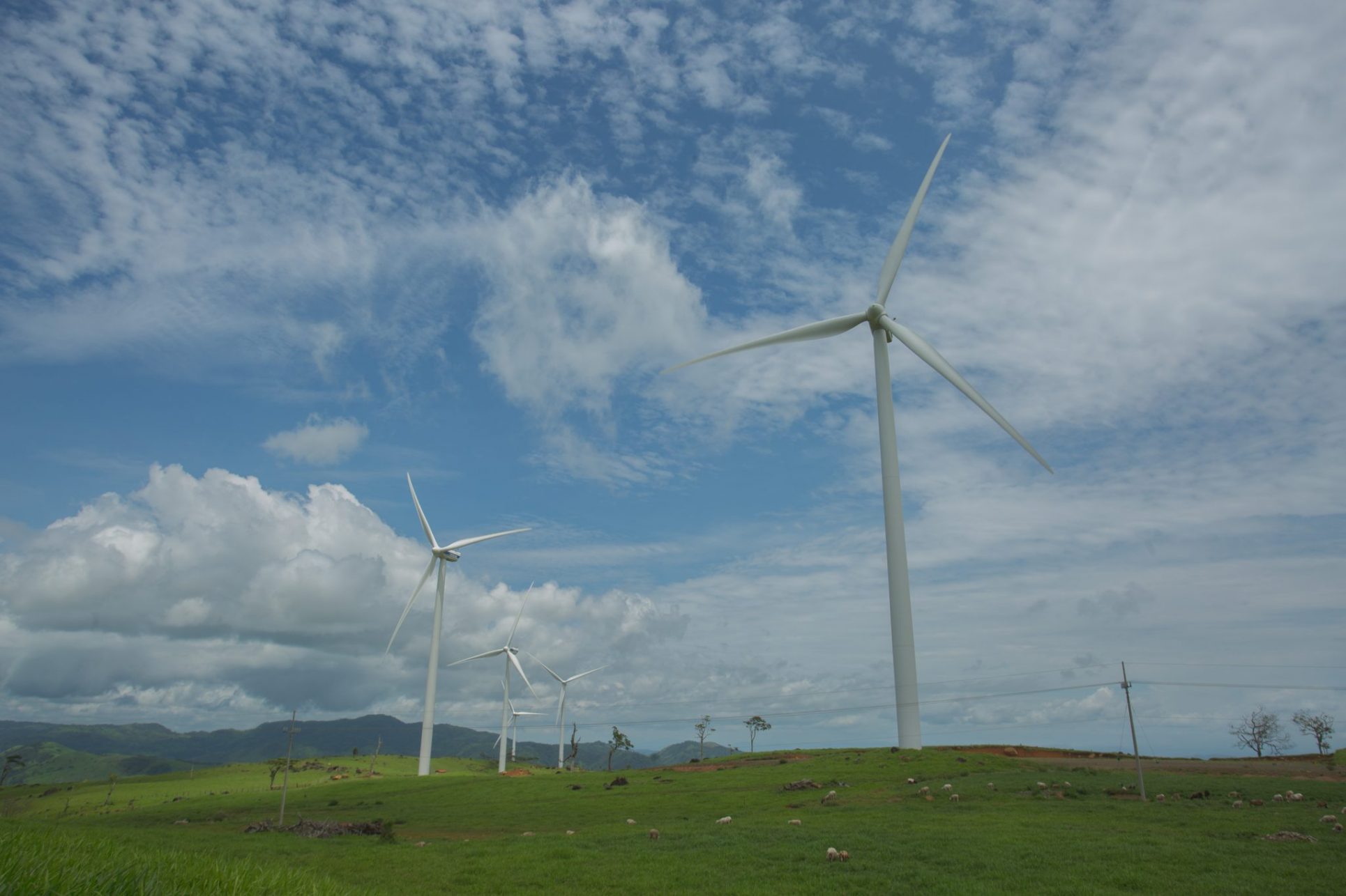 Aumento del viento y temperaturas más frescas se pronostican para las últimas horas del 2023 en Costa Rica