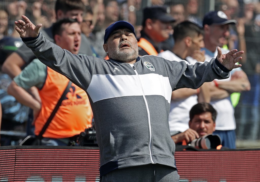 Maradona debuta con derrota en Gimnasia La Plata