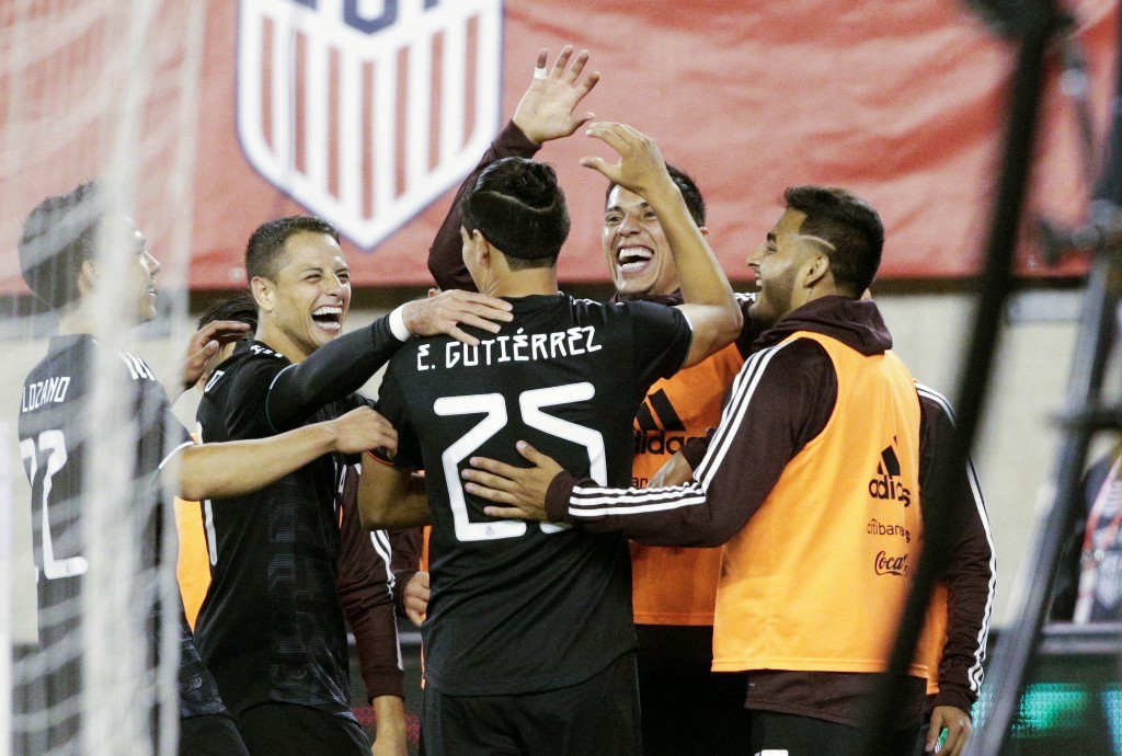 México golea 3-0 a Estados Unidos en partido amistoso
