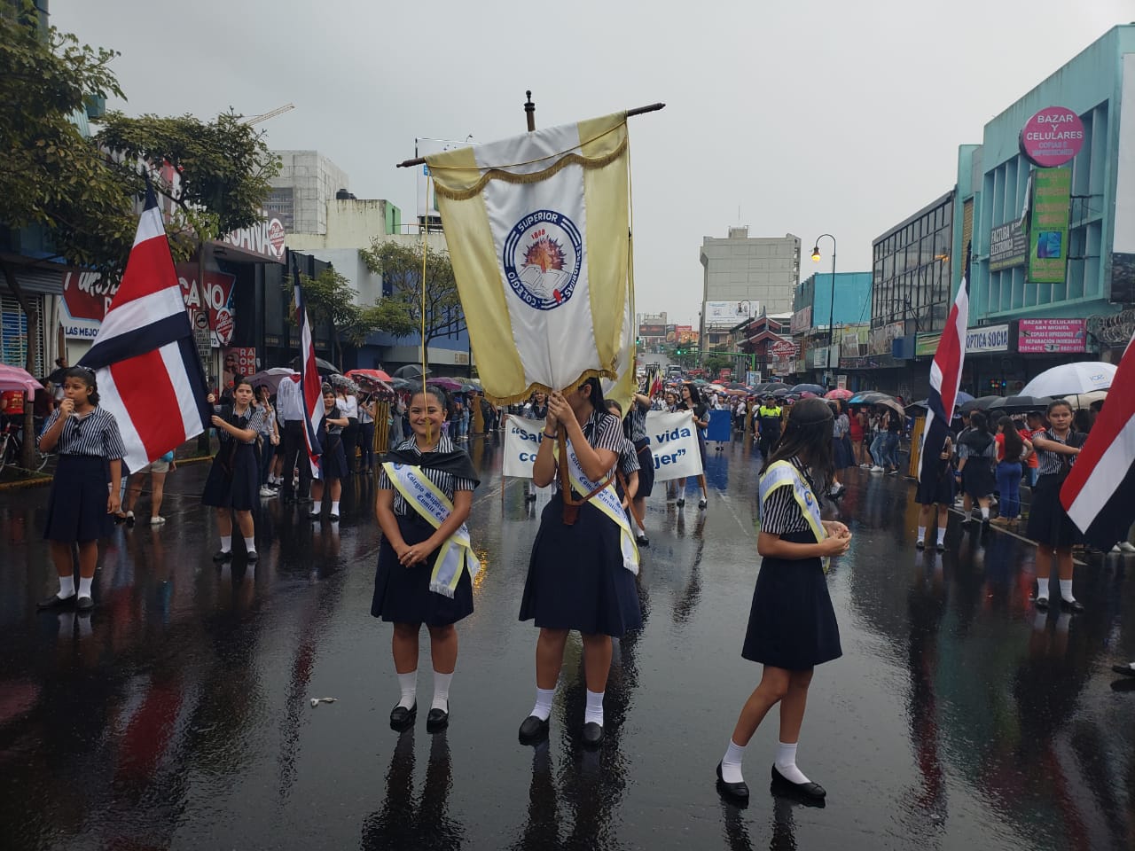 Con intimidación, estudiantes del Liceo de Costa Rica acosaron a jóvenes del Colegio de Señoritas
