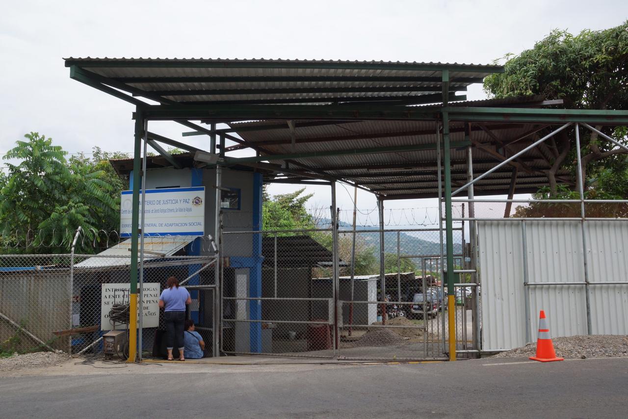 Suspendidas visitas en 5 centros penitenciarios por brote de paperas