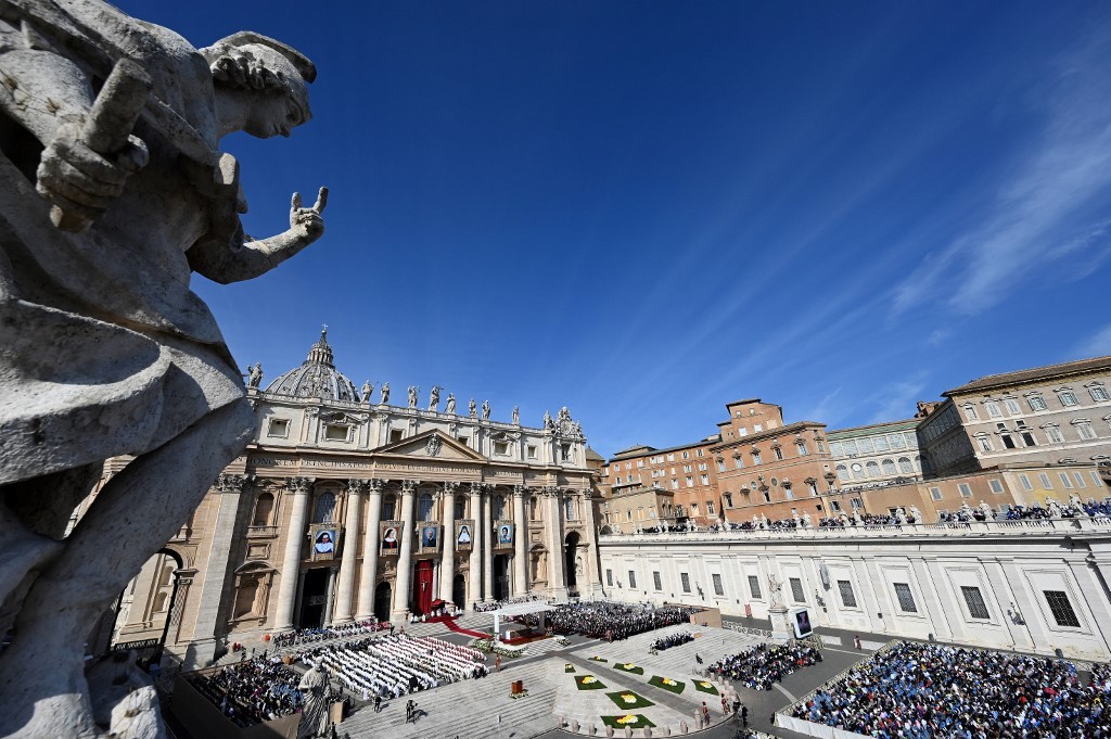 El Vaticano investiga uso de donaciones para compra de apartamentos de lujo, afirma semanario italiano