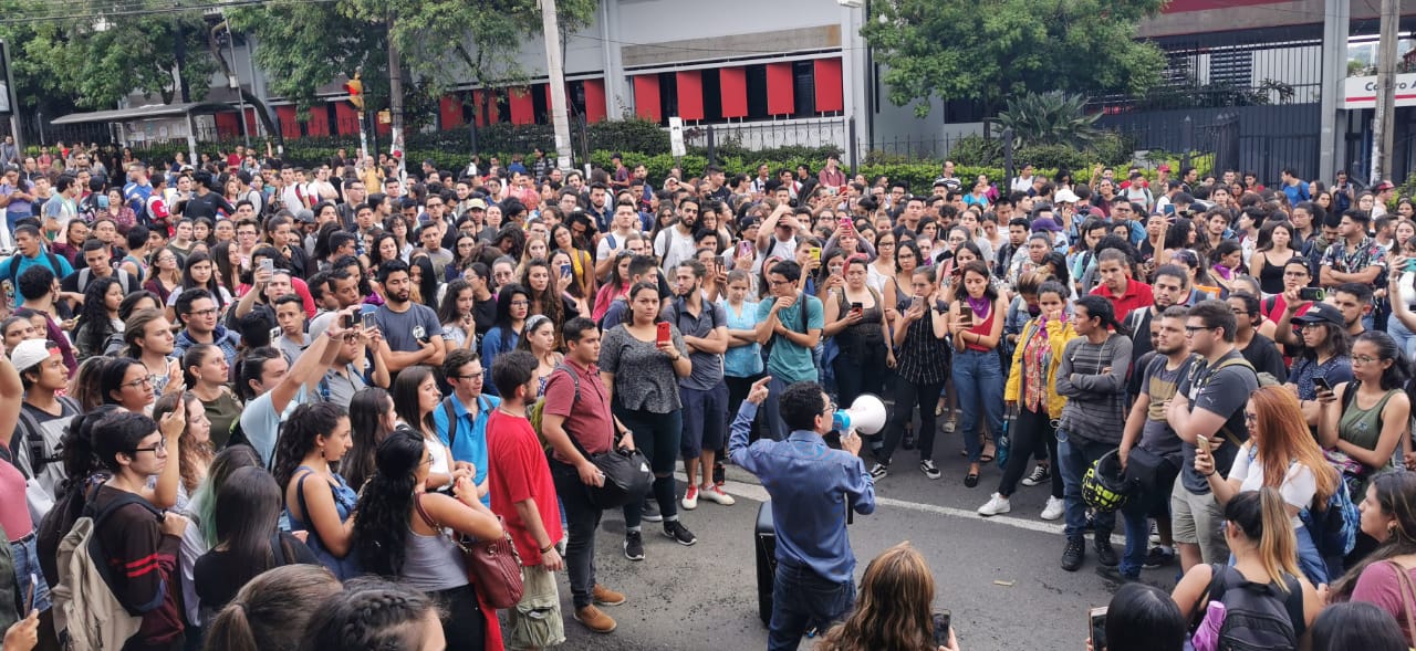 Seguridad interna cierra edificios de la UNA ante protesta estudiantil contra restricciones a presupuesto