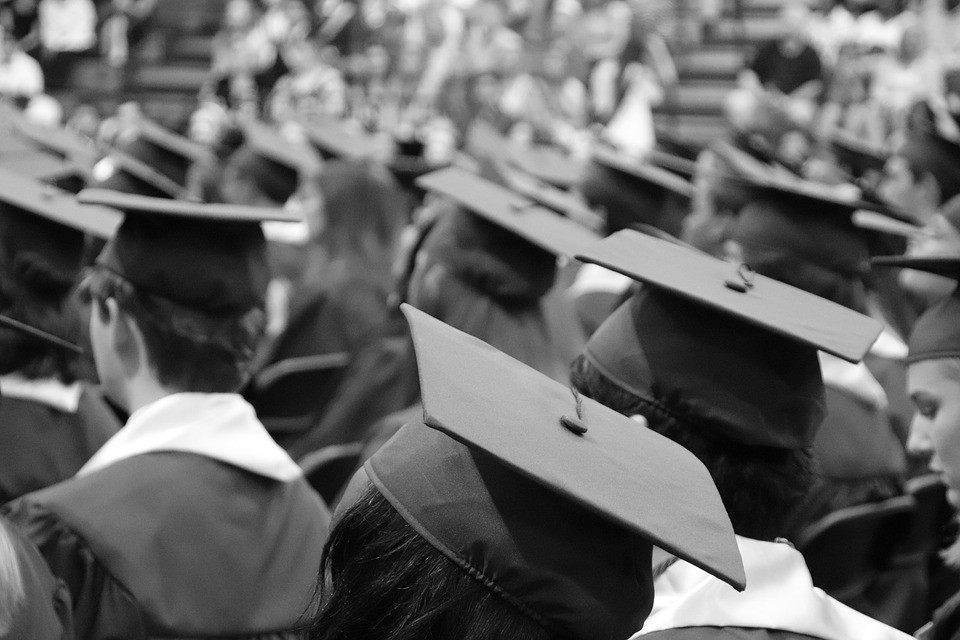 “Las proyecciones son que no habrá graduaciones presenciales en diciembre”: Ministra de Educación