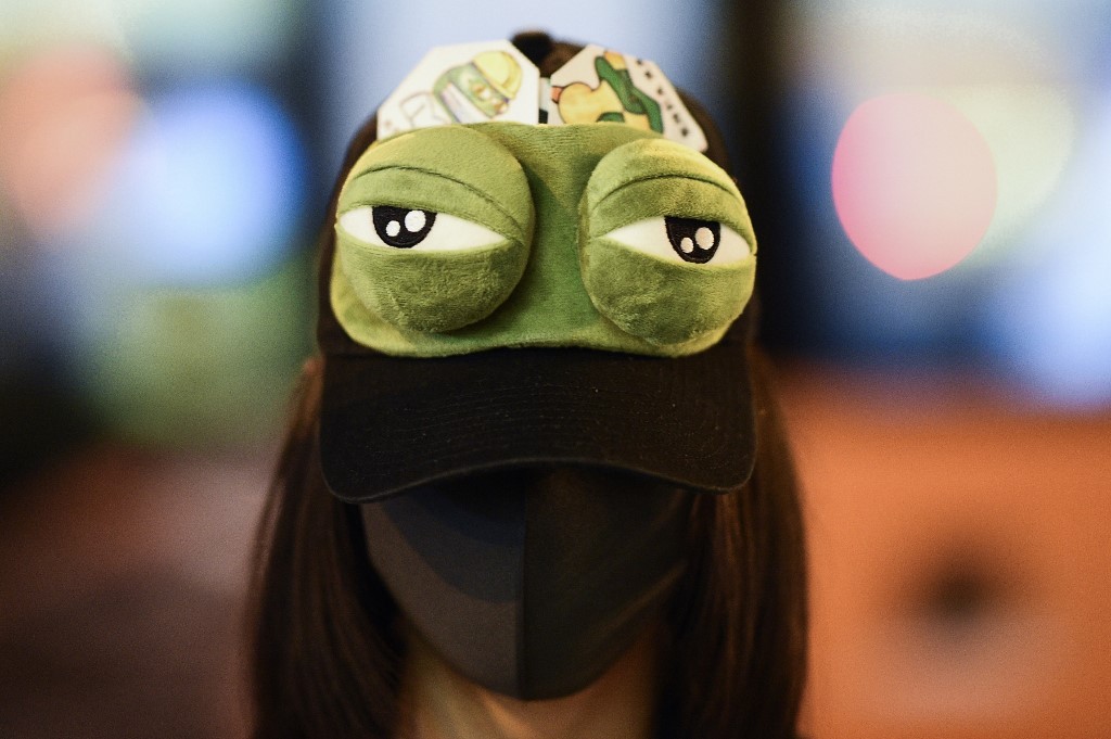 Hong Kong prohibirá portar máscaras en las manifestaciones