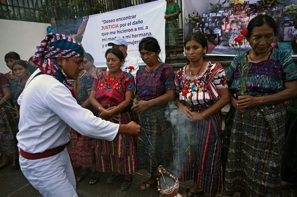 Declaran estado de sitio por conflicto de tierras indígenas en Guatemala