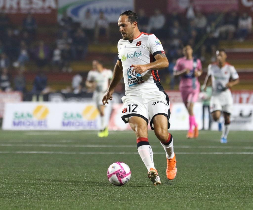 Alajuelense Marco Ureña tiene posibilidad de jugar en Asia