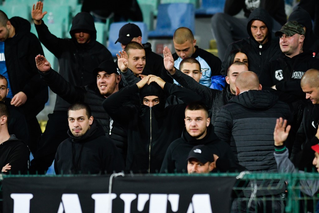 La UEFA sanciona a Bulgaria con un partido a puerta cerrada tras incidentes racistas