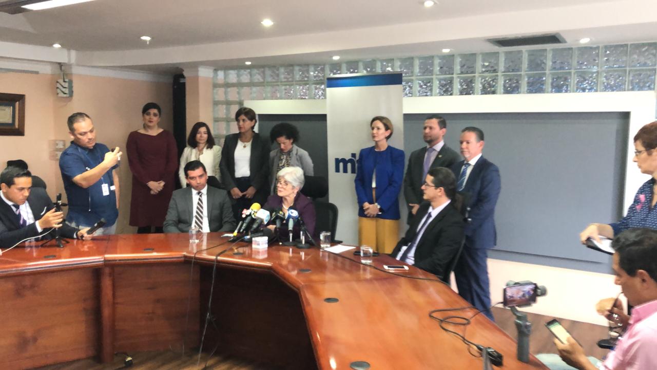 Empresarios piden que próximo titular de Hacienda continúe con agenda de Rocío Aguilar