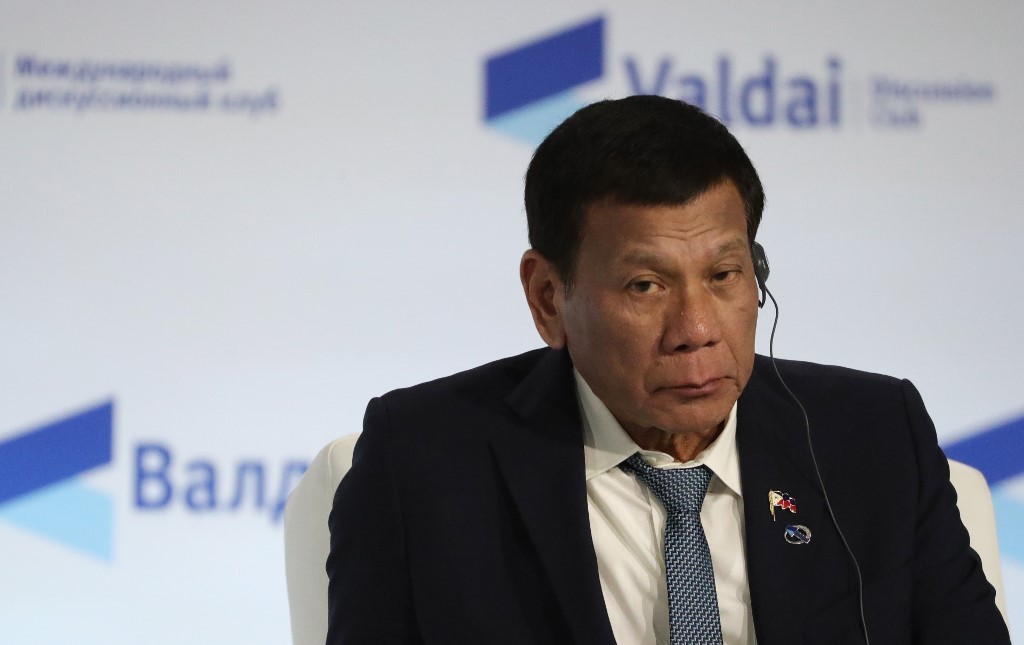 Presidente de Filipinas revela que sufre grave enfermedad que daña los músculos y la visión